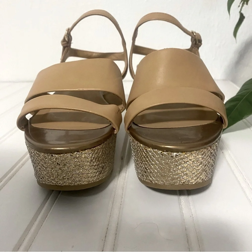 Aldo Women’s Tan with Gold Chunky Platform Sandals Y2K Size 6 Flaw On One Shoe